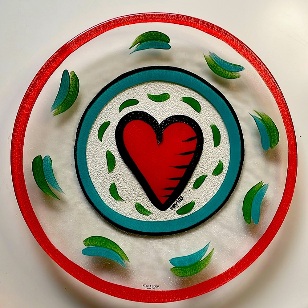 Kosta Boda Red and Blue Heart Art Glass Plate Ulrica Hydman Vallien